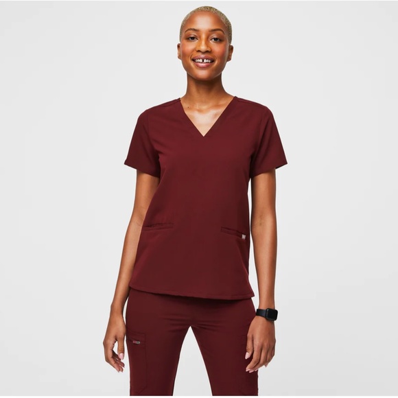 Figs Casma 3 pocket scrub top - Picture 1 of 5